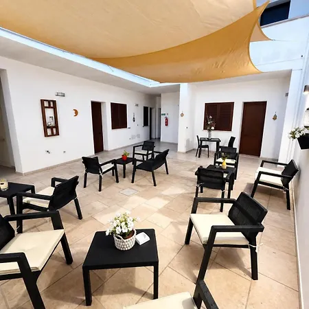 Monteleo Salento Oda ve Kahvaltı 3*